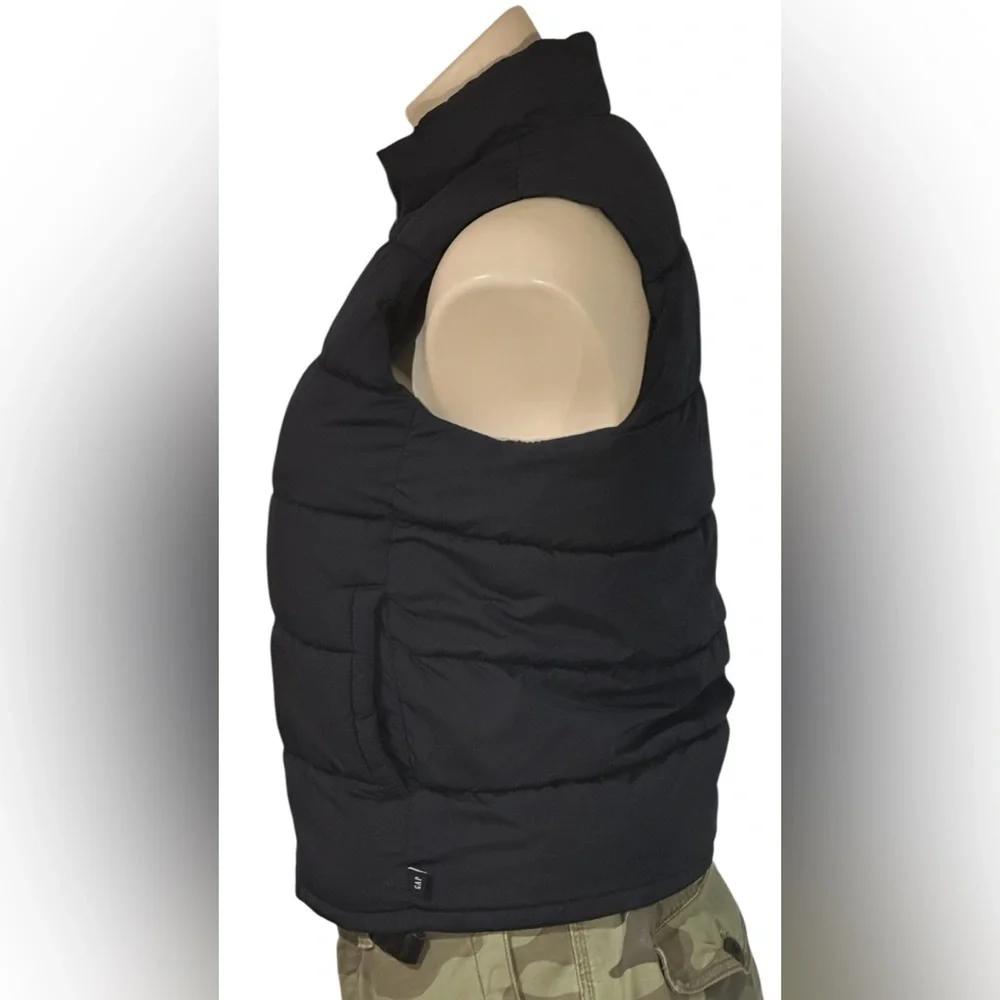 Gap kids dark blue cold control water resistant puffer vest.size M 5-9.